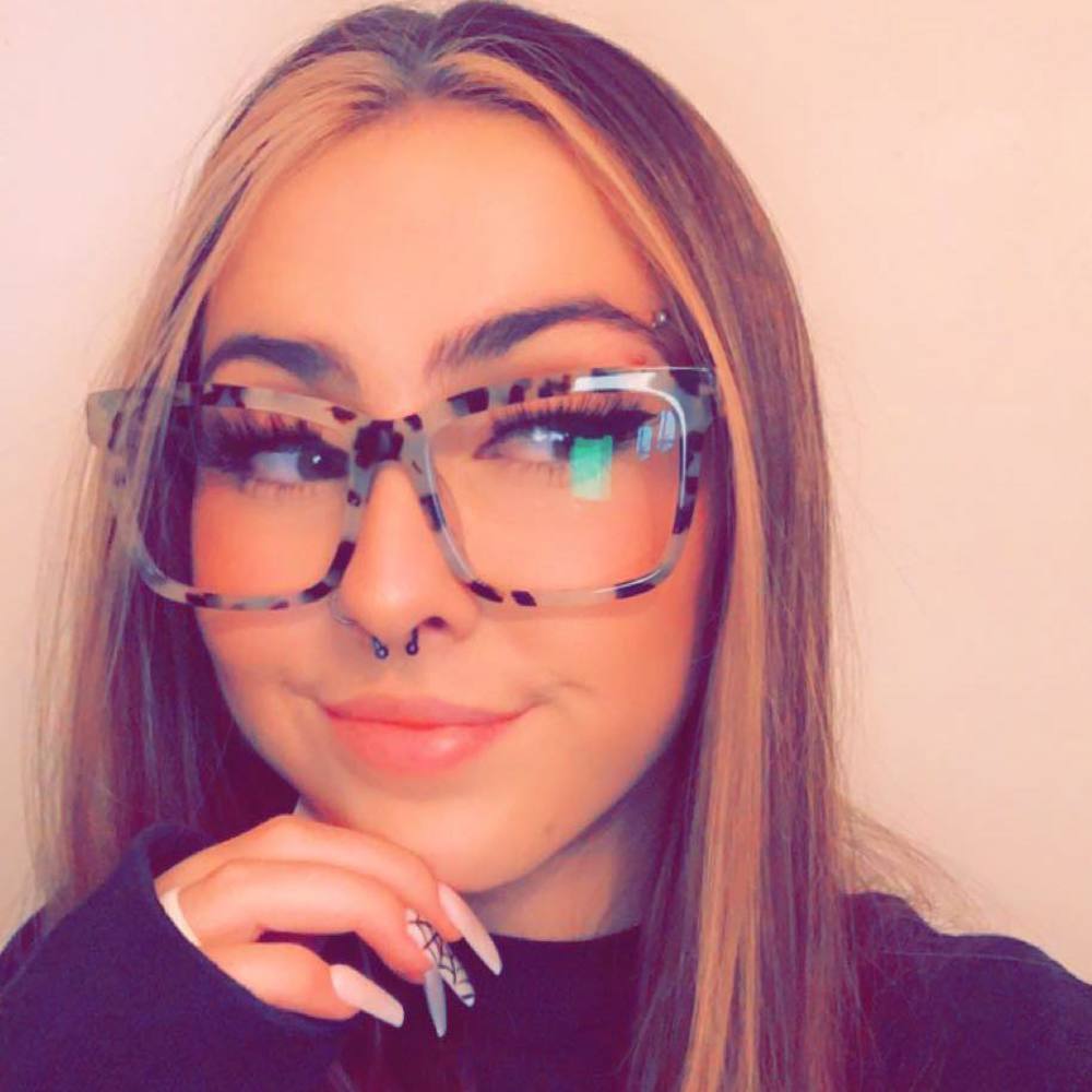 Meet your Posher, Brianna